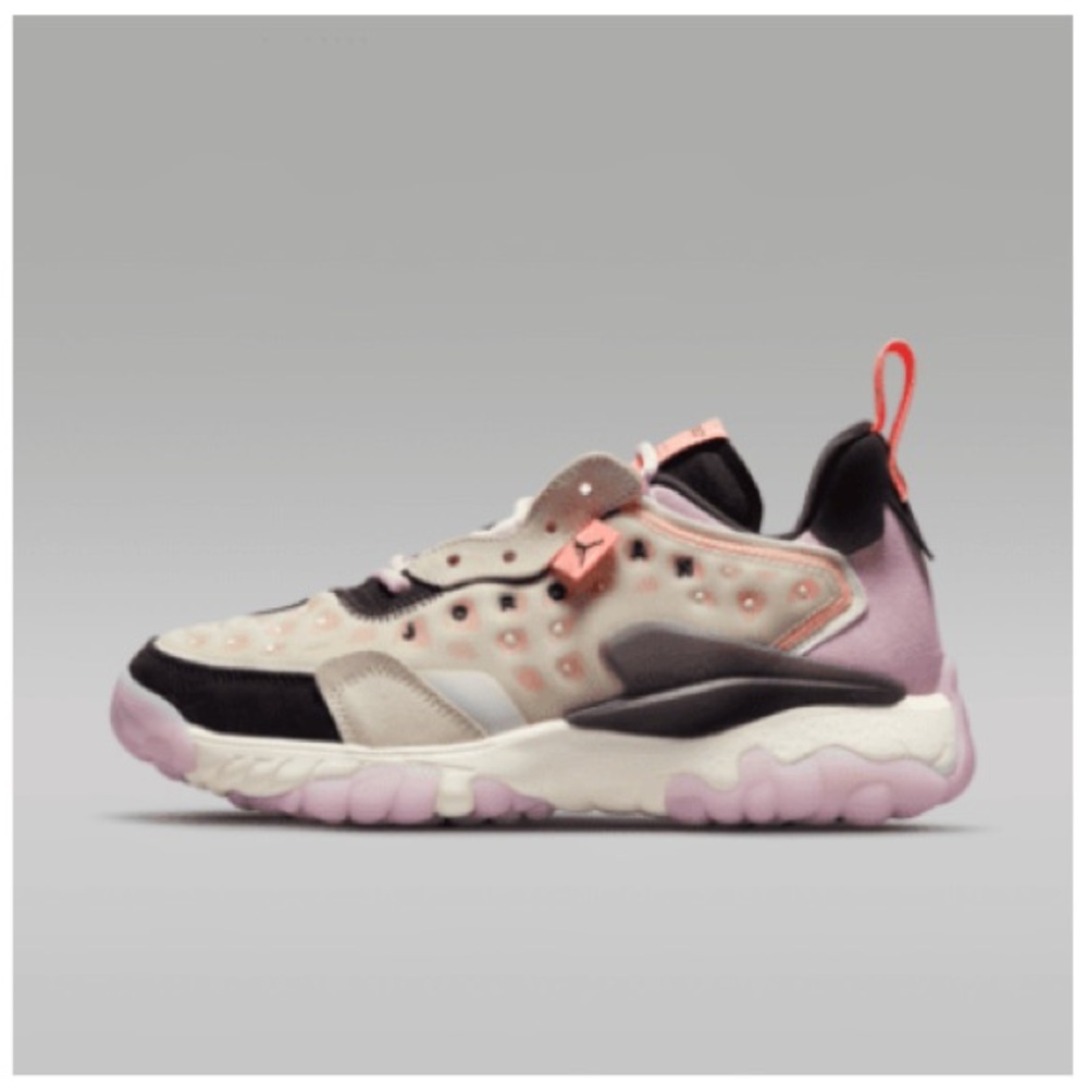 Women’s Jordan delta 2